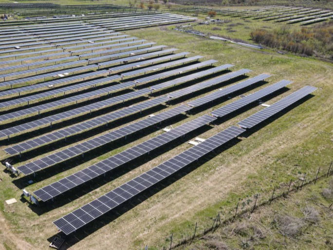 imagen satelital de parque con paneles fotovoltaicos uruguay